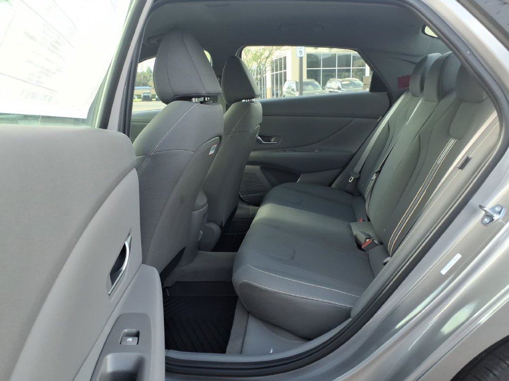 Used 2026 Hyundai Elantra Sport w/ Cargo Package FWD image 9