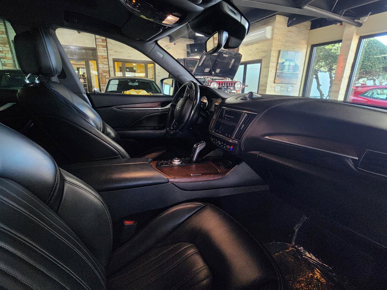 Used 2022 Maserati Levante GT image 11