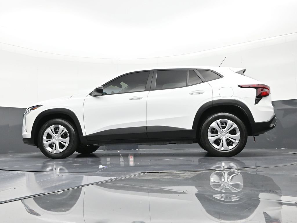 Used 2024 Chevrolet Trax LS FWD image 22