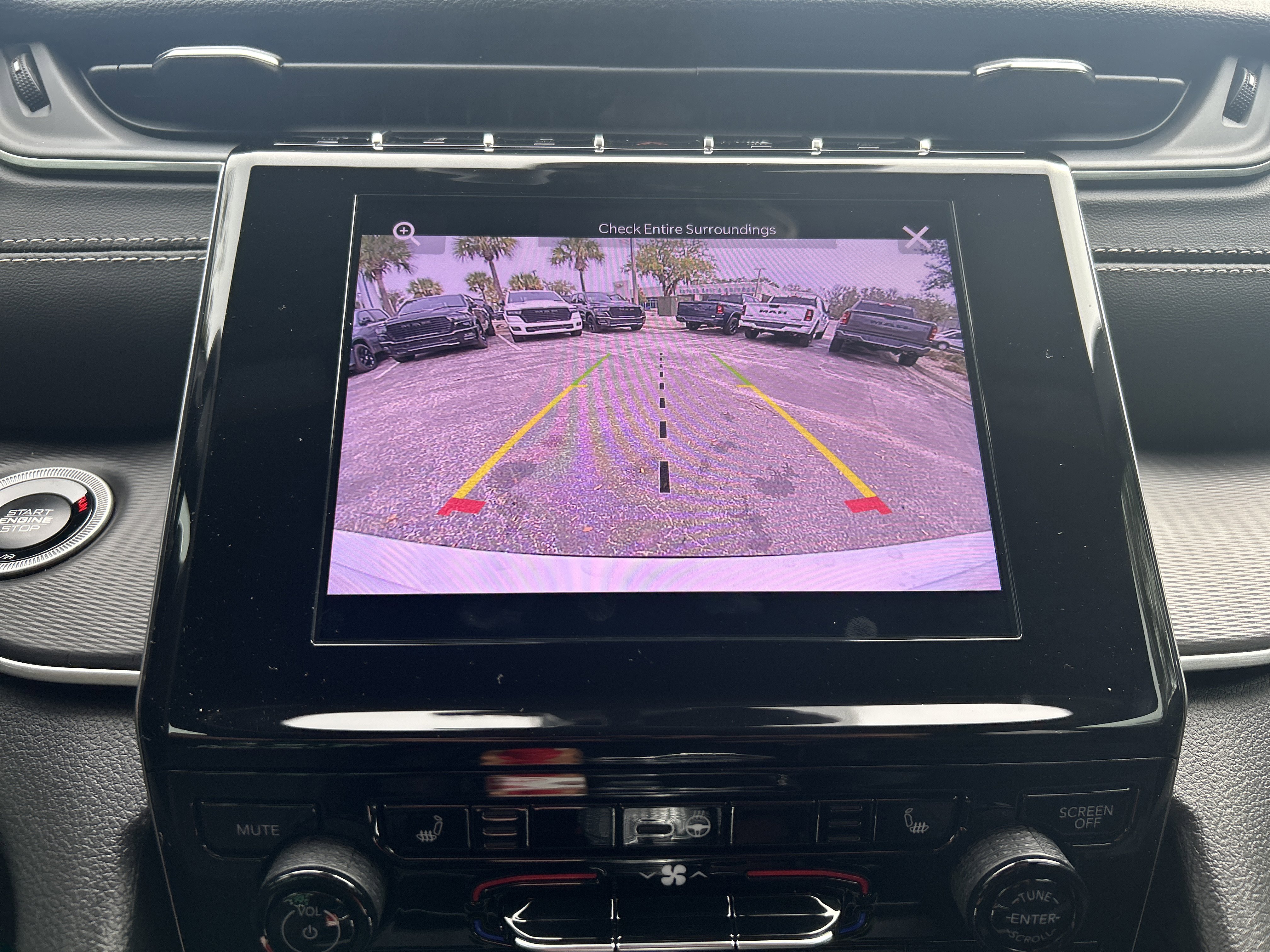 New 2025 Jeep Grand Cherokee L Laredo image 31