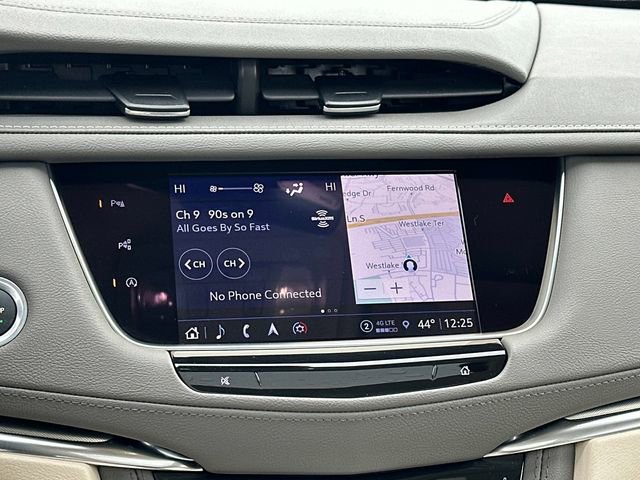 Used 2023 Cadillac XT5 Premium Luxury w/ Technology Package image 3