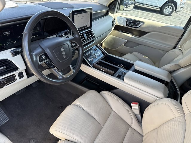 Used 2019 Lincoln Navigator Reserve image 9