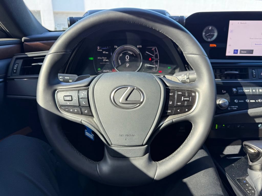 Used 2025 Lexus ES 300h w/ Premium Package FWD image 6