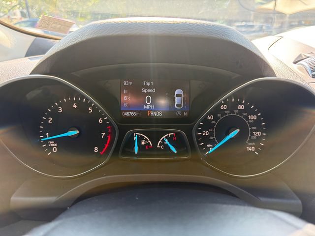 Used 2018 Ford Escape Titanium w/ Ford Safe & Smart Package AWD/4WD image 31