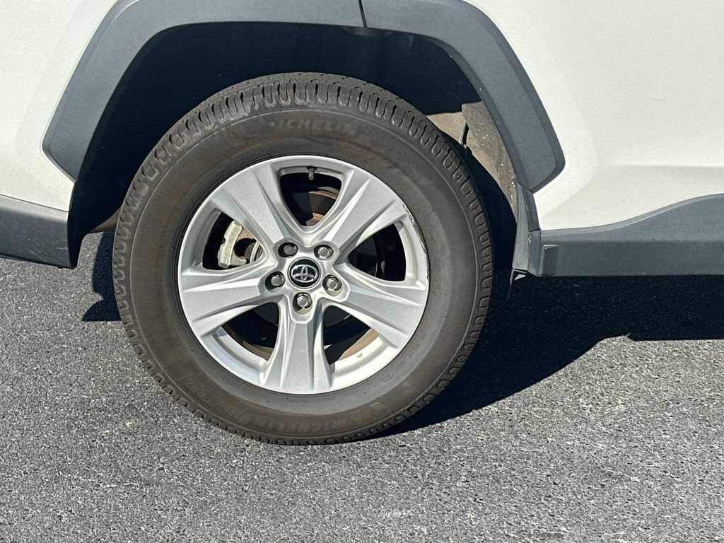 Used 2020 Toyota RAV4 XLE FWD image 9