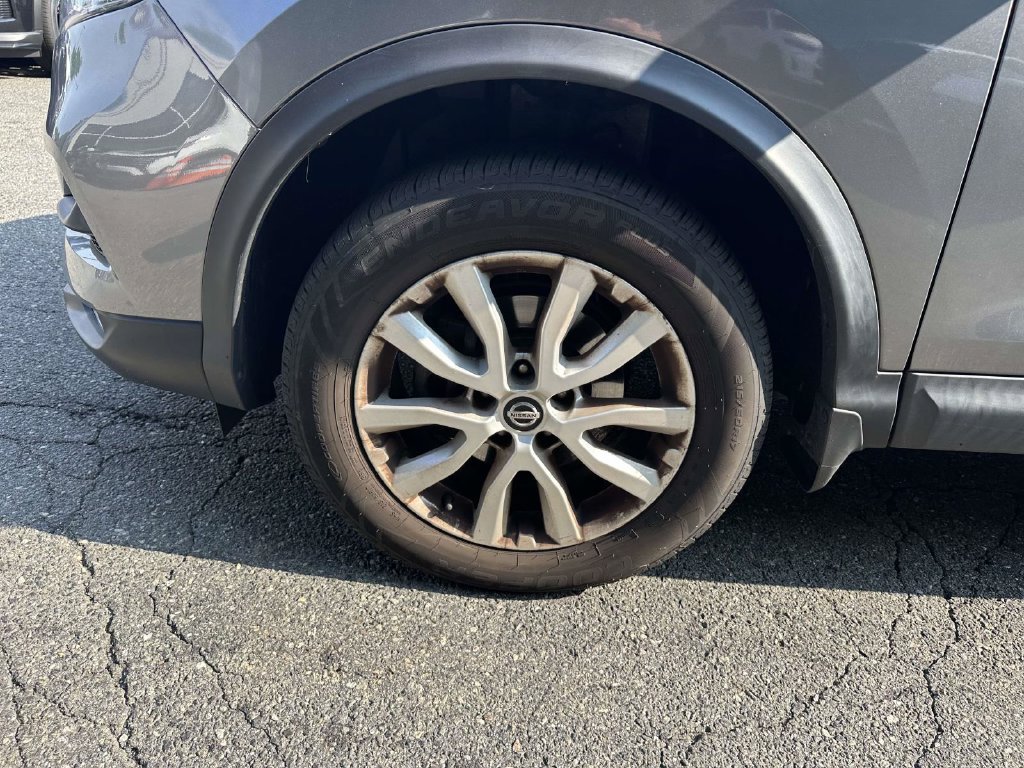 Used 2020 Nissan Rogue Sport SV w/ All-Weather Package AWD/4WD image 8