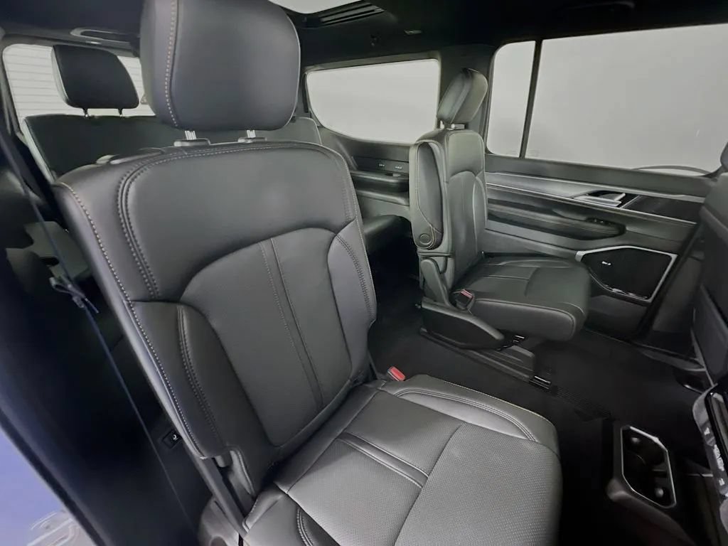 New 2026 Jeep Grand Wagoneer 4WD image 31