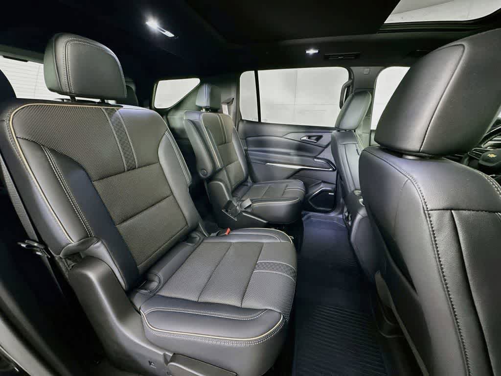 Used 2026 Chevrolet Traverse High Country w/ LPO, Floor Liner Package FWD image 34