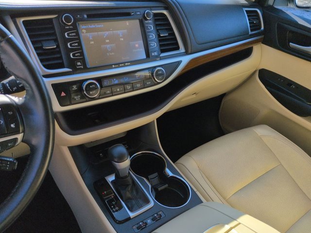 Certified 2017 Toyota Highlander Limited image 22