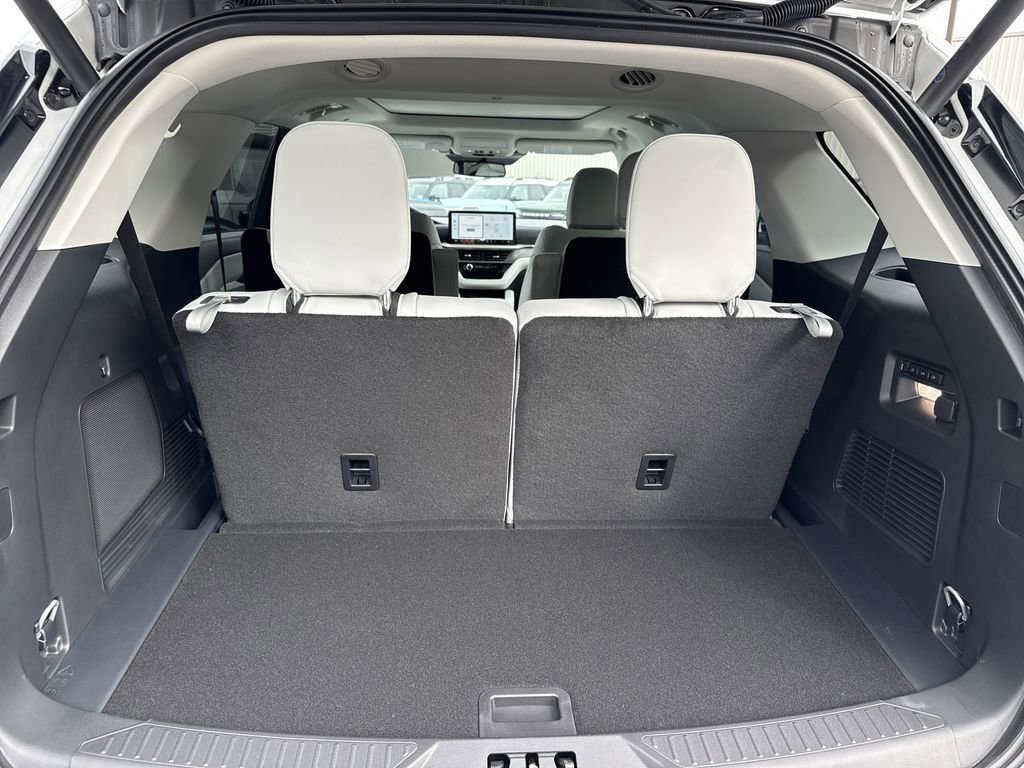 New 2026 Ford Explorer Platinum AWD/4WD image 18