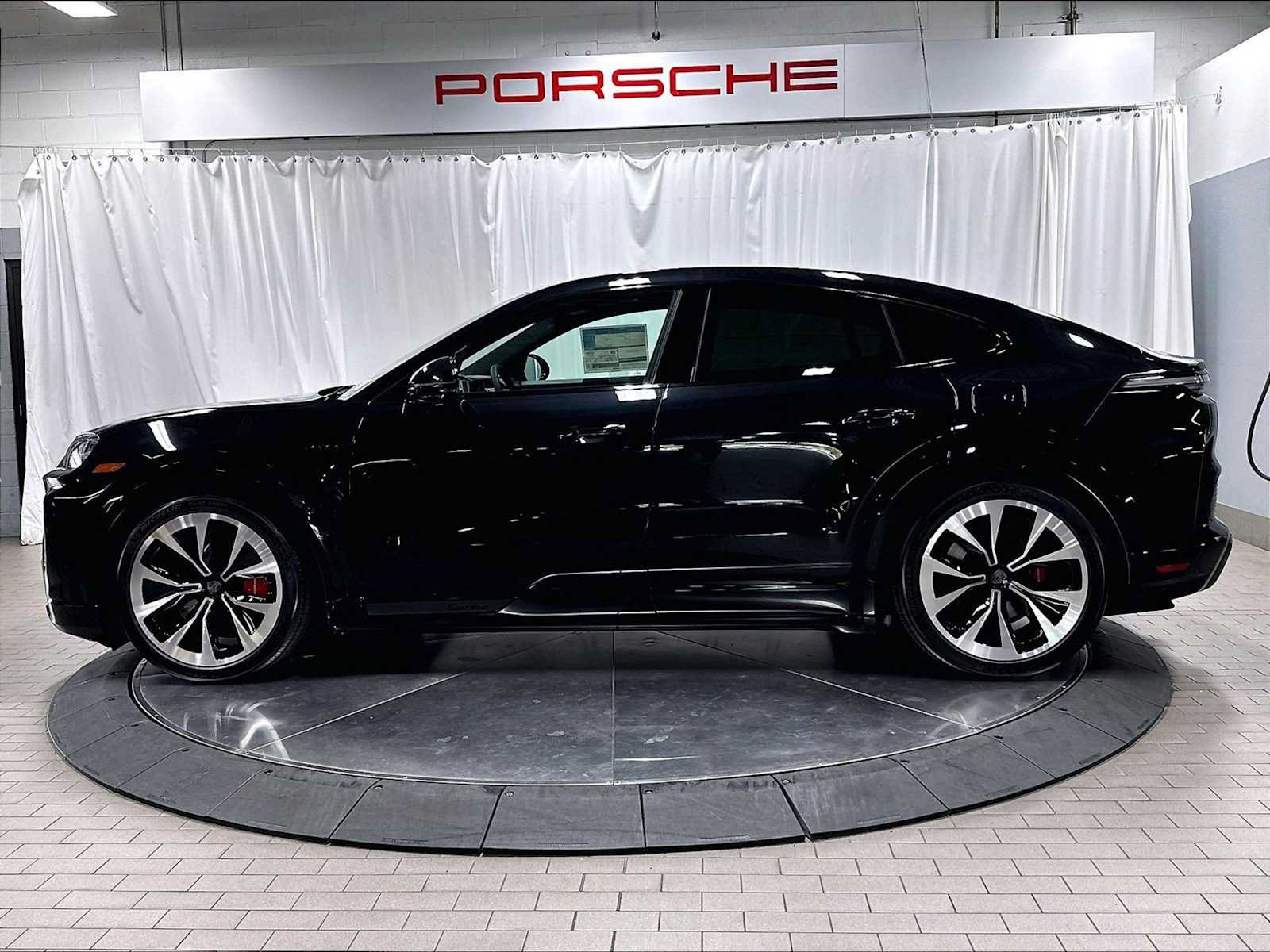 New 2026 Porsche Cayenne Turbo AWD/4WD image 2