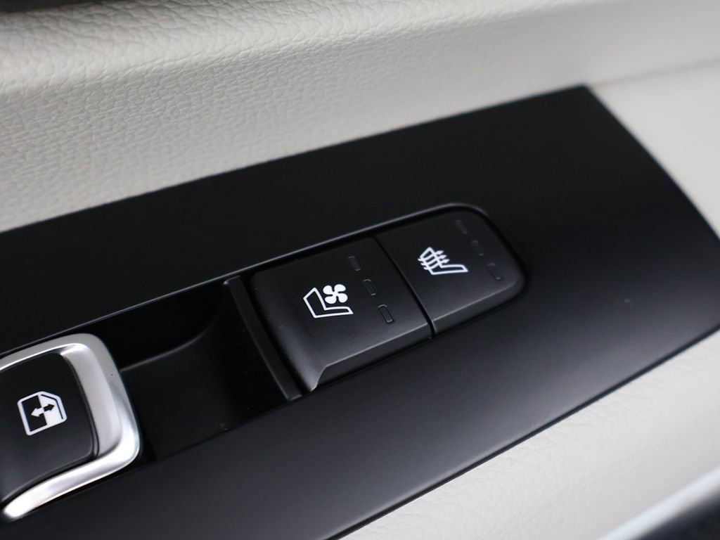 Used 2020 Kia Telluride SX w/ SX Prestige Package image 43