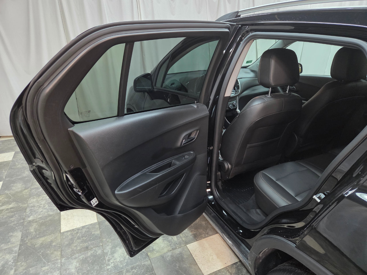 Used 2021 Chevrolet Trax LT w/ Premium Seat Package image 21