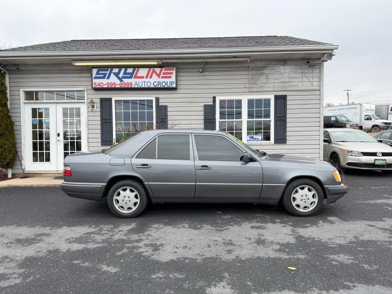 Used 1995 Mercedes-Benz E 320 Sedan image 1