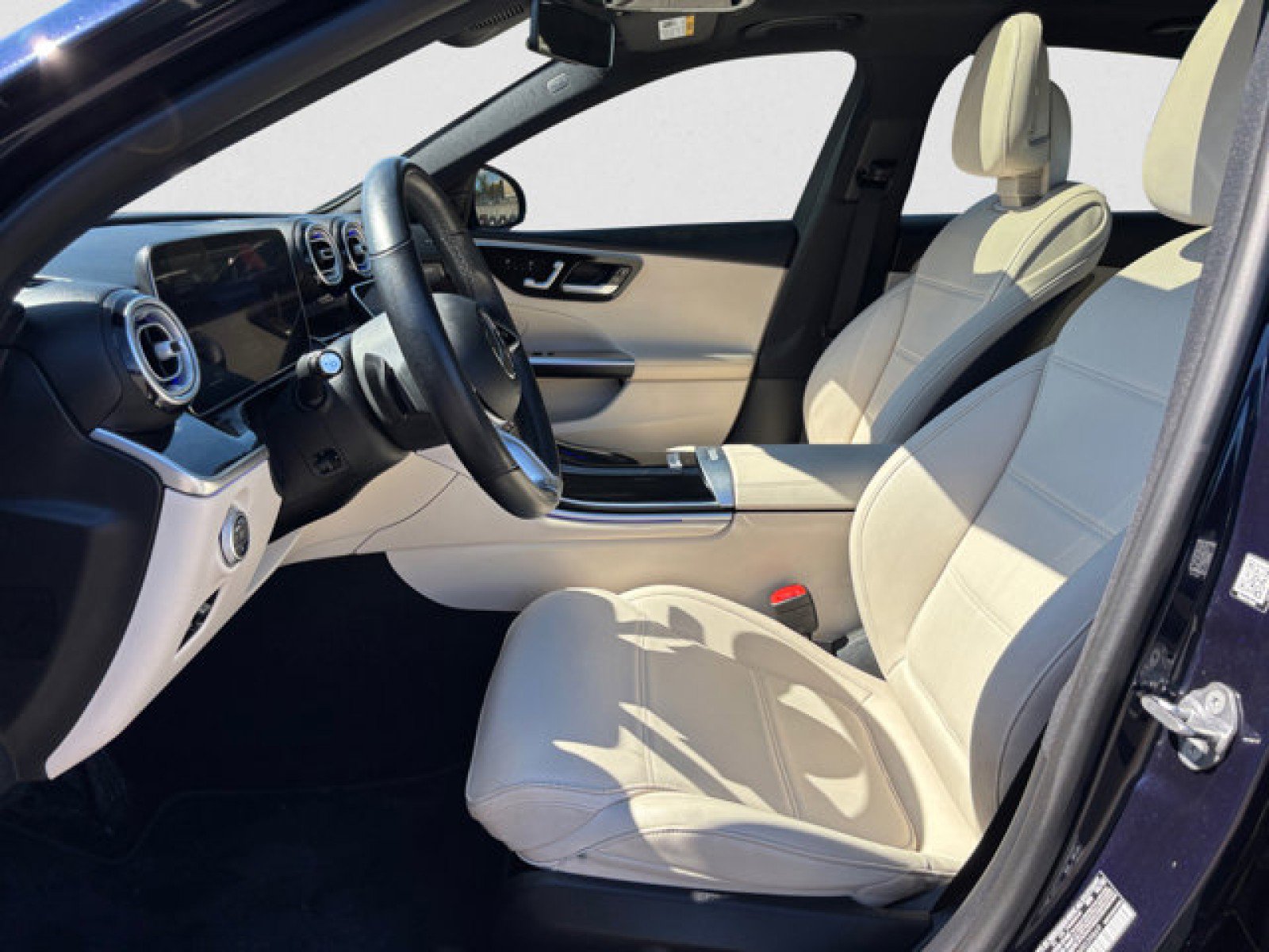 Used 2022 Mercedes-Benz C 300 4MATIC Sedan w/ Exclusive Trim Package image 10