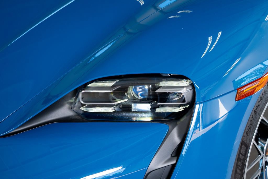 Used 2024 Porsche Taycan image 13