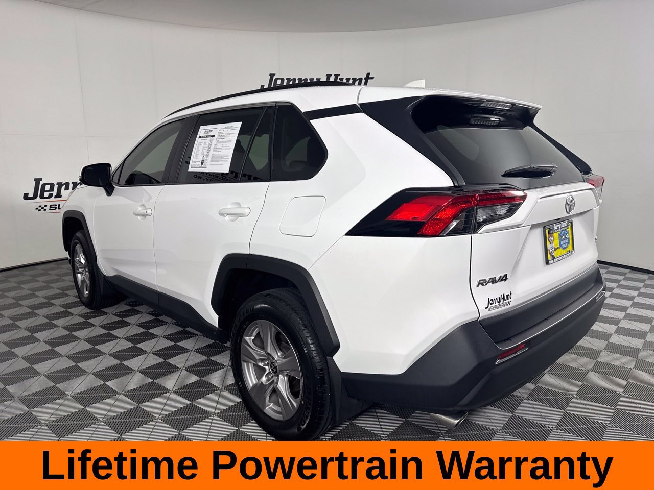 Used 2025 Toyota RAV4 XLE w/ Convenience Package FWD image 10