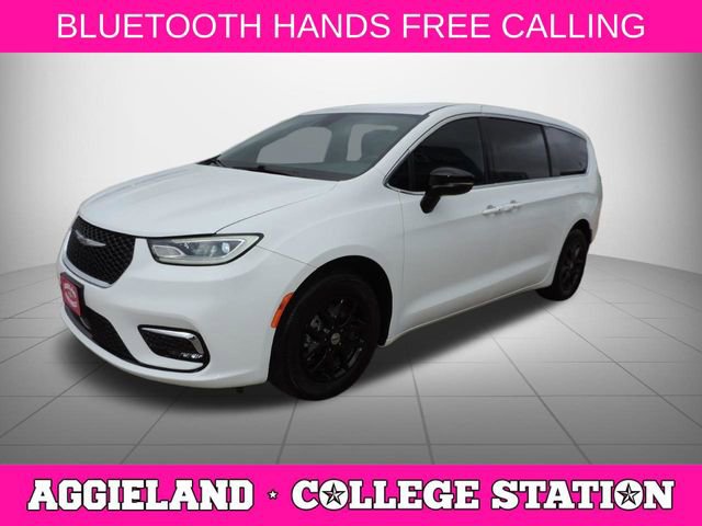 Used 2024 Chrysler Pacifica Touring FWD image 8