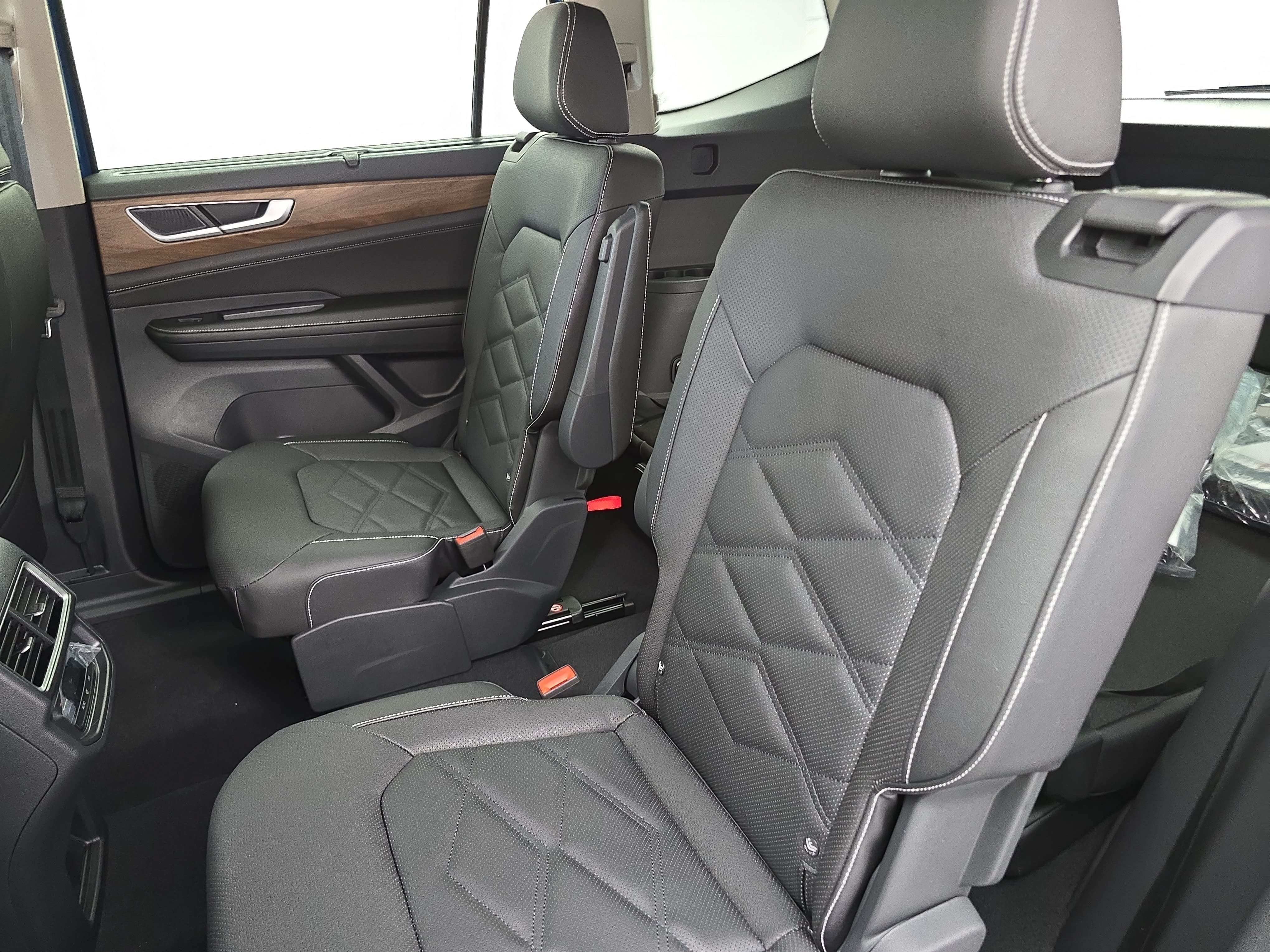 New 2026 Volkswagen Atlas SE AWD/4WD image 15