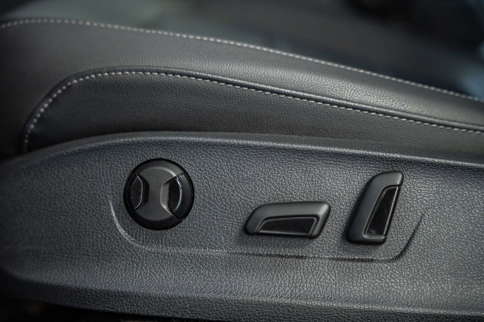 Used 2021 Volkswagen Passat 2.0T R-Line image 37