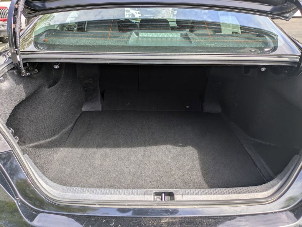 Used 2025 Toyota Camry LE image 28