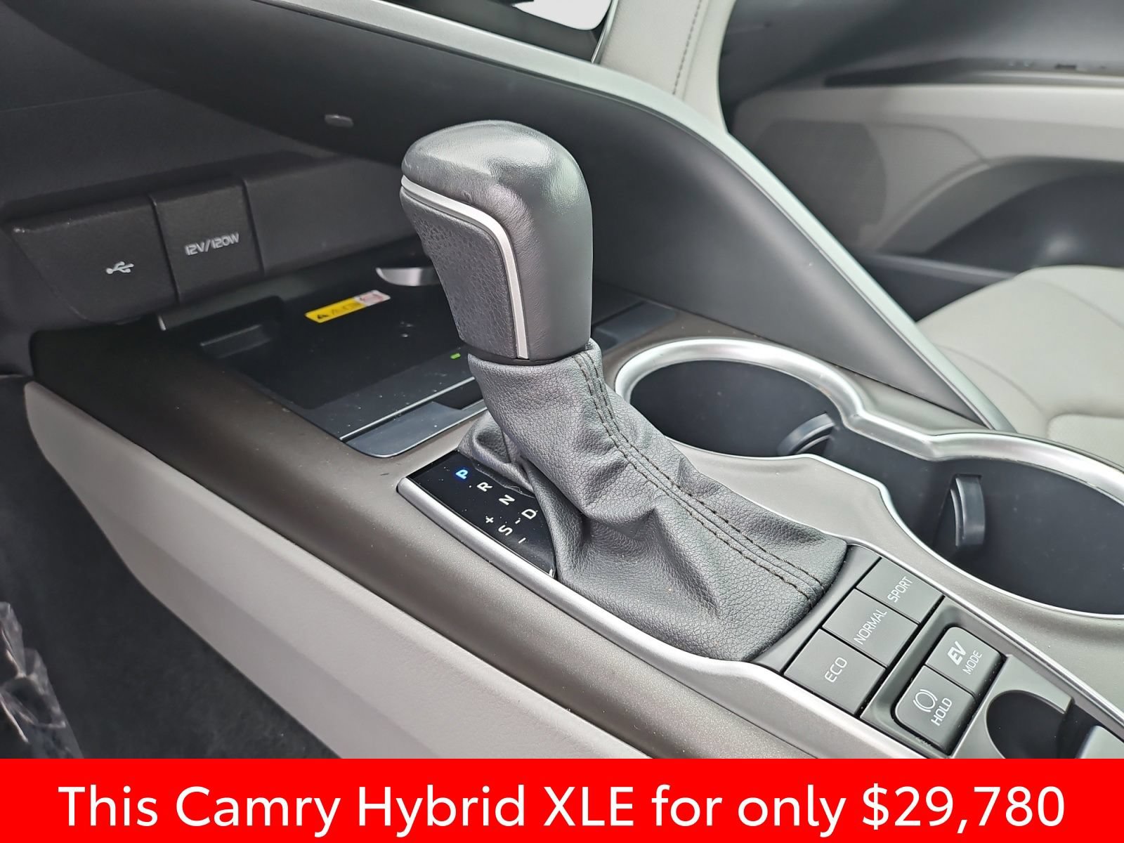 Used 2023 Toyota Camry XLE FWD image 24