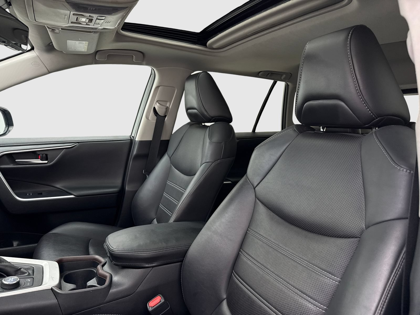 Used 2019 Toyota RAV4 Limited w/ Advanced Technology Package AWD/4WD image 15