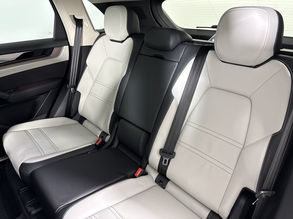 New 2026 Porsche Cayenne E-Hybrid AWD/4WD image 22