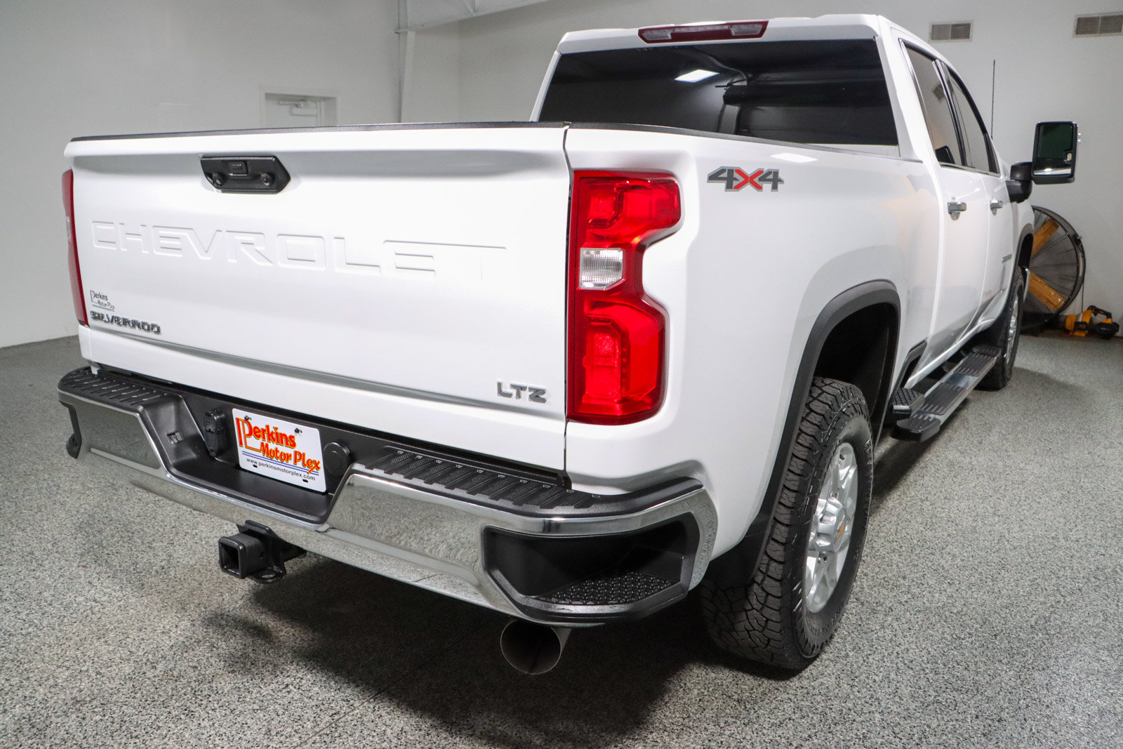 Used 2024 Chevrolet Silverado 2500 LTZ AWD/4WD image 7