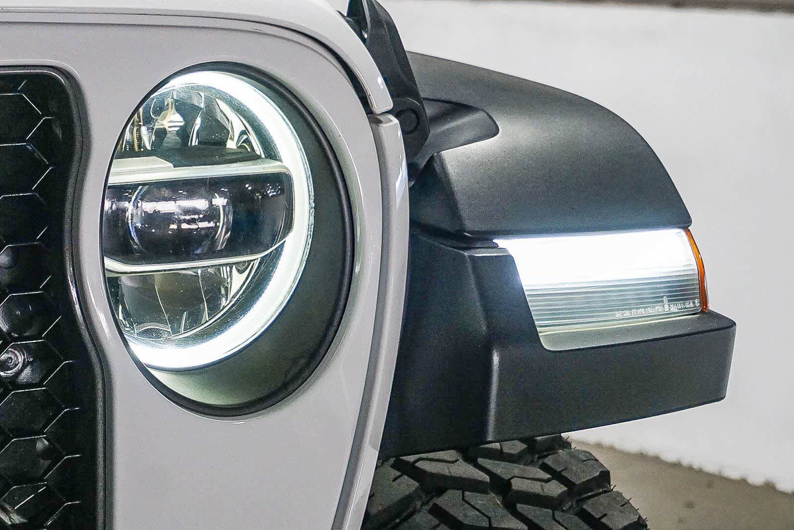 Used 2020 Jeep Gladiator Rubicon AWD/4WD image 4