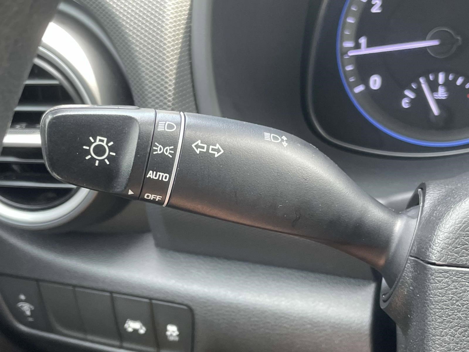 Used 2020 Hyundai Kona SE FWD image 20
