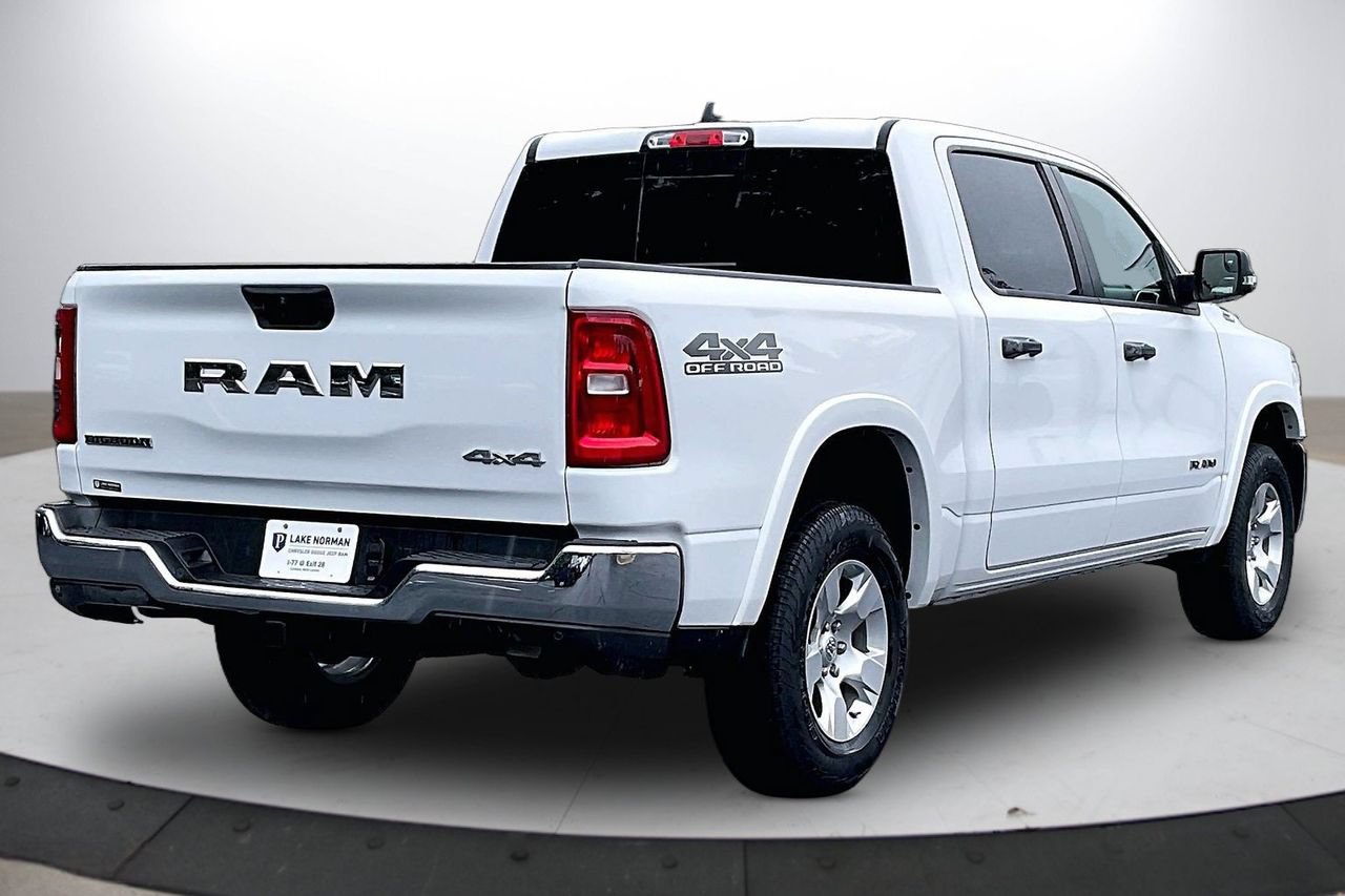 Used 2025 RAM 1500 Big Horn AWD/4WD image 9