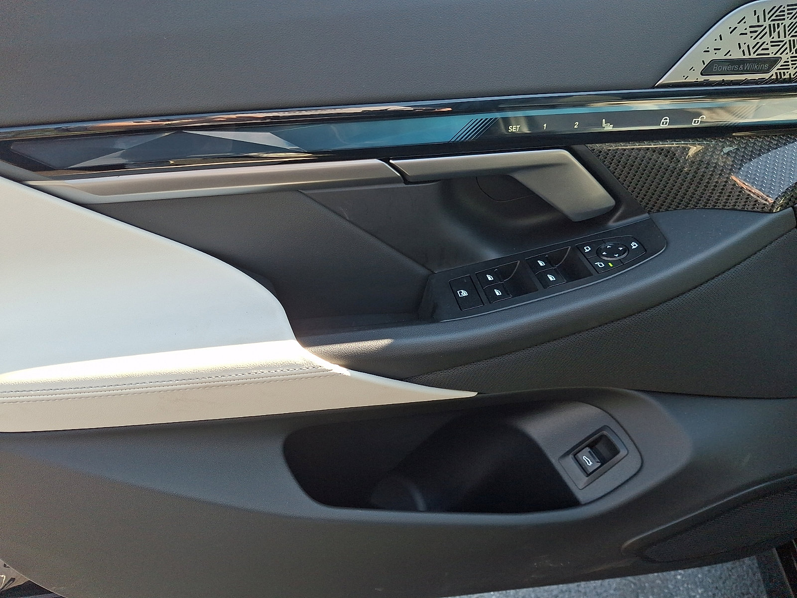 Used 2024 BMW i5 M60 w/ Premium Package image 12