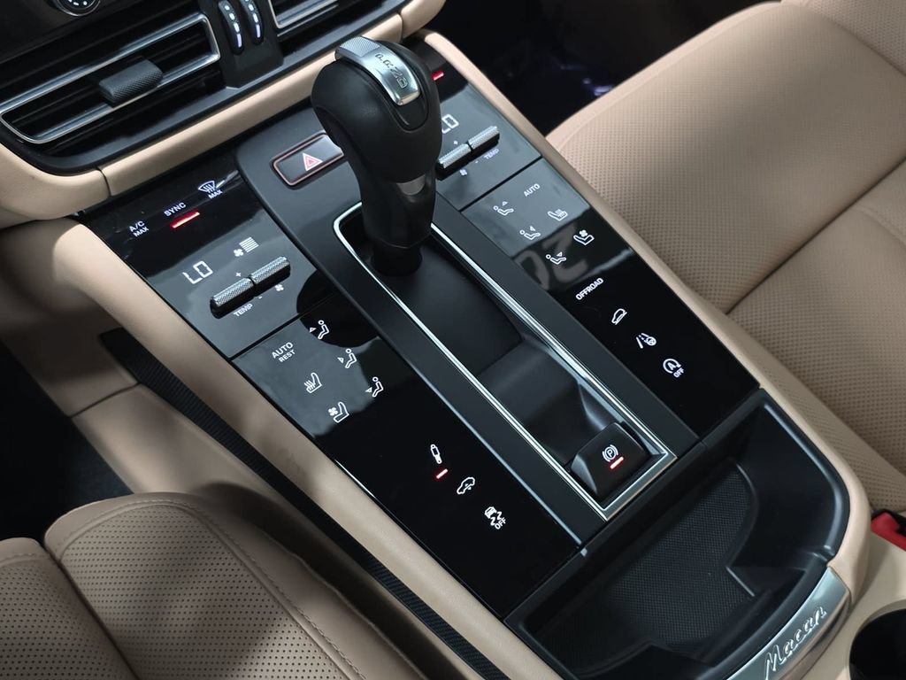 Certified 2025 Porsche Macan S w/ Premium Package Plus AWD/4WD image 20