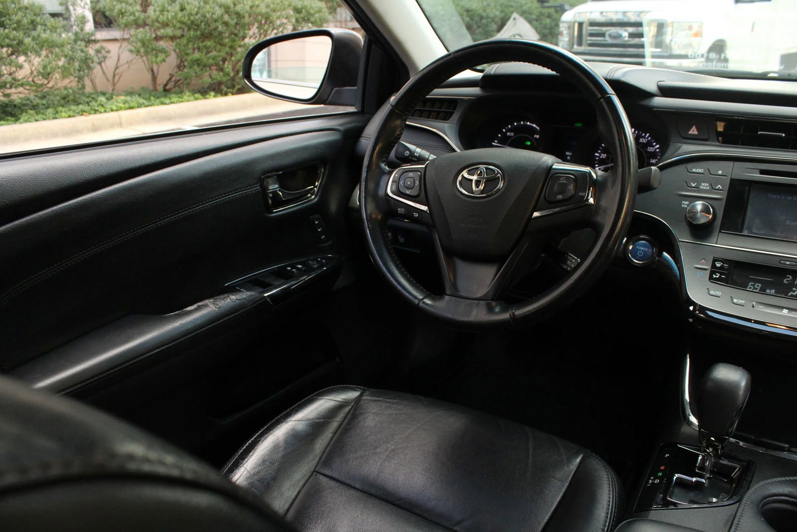 Used 2013 Toyota Avalon XLE Touring FWD image 26