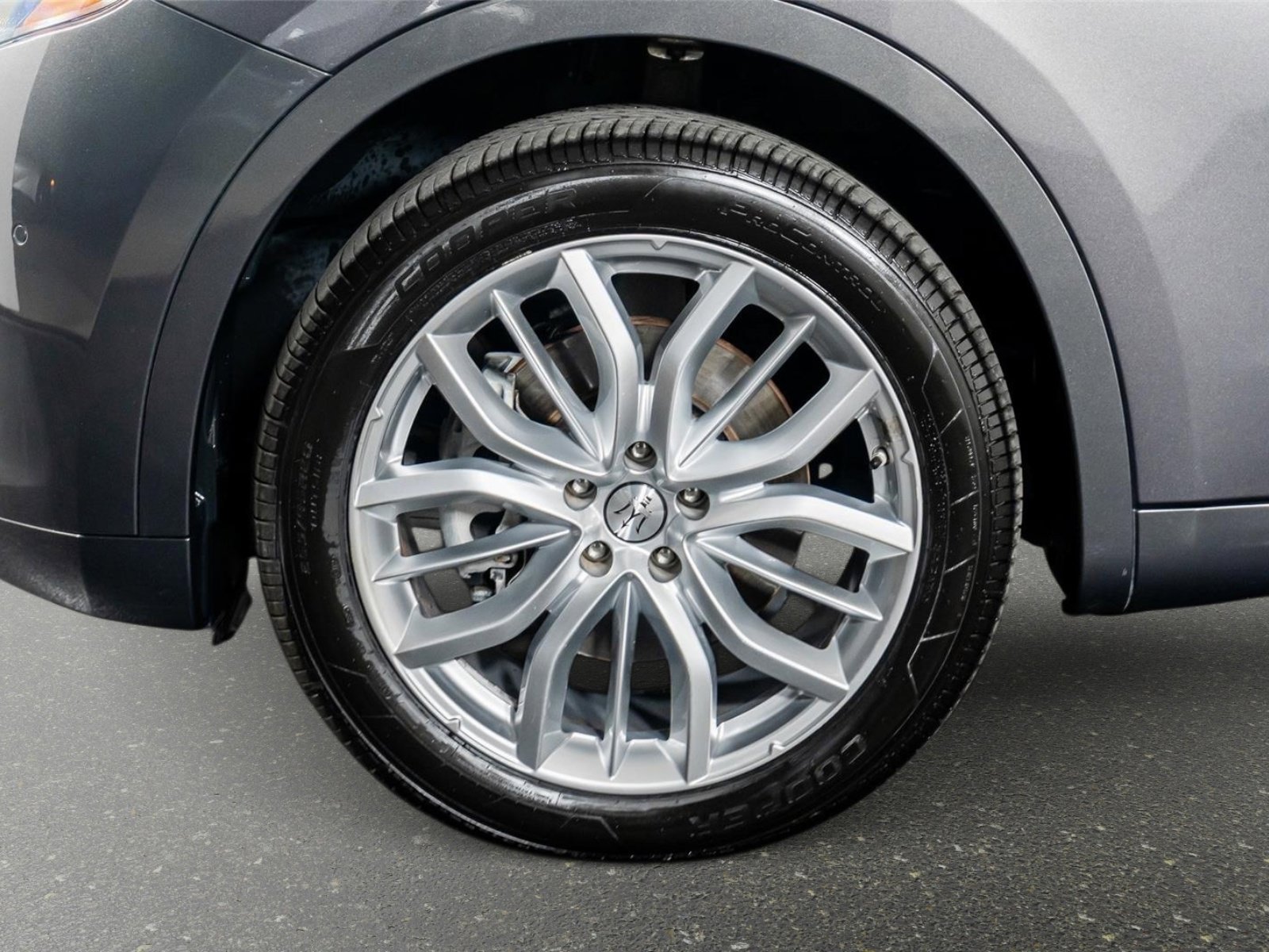 Used 2022 Maserati Levante GT image 12