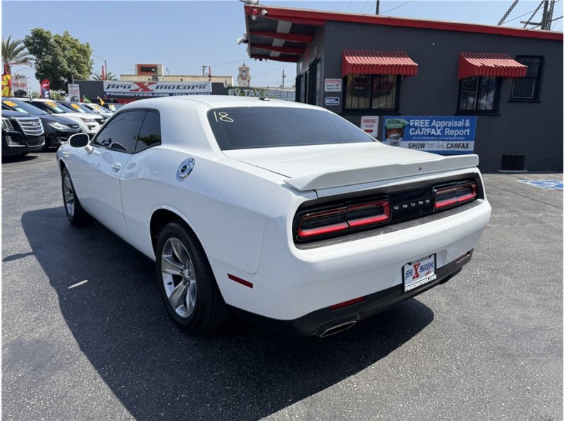 Used 2019 Dodge Challenger SXT image 4