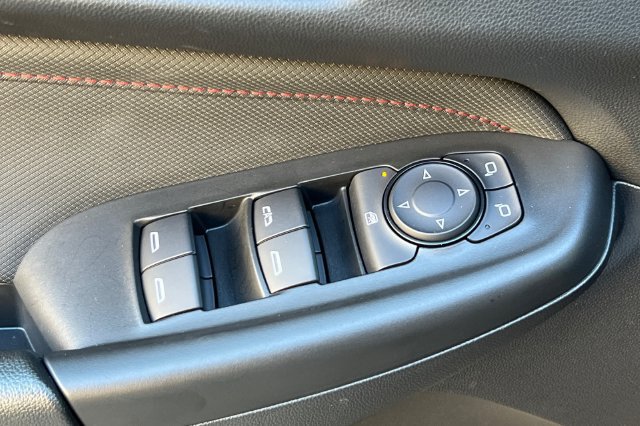 Used 2025 Chevrolet TrailBlazer RS w/ Driver Confidence Package FWD image 14
