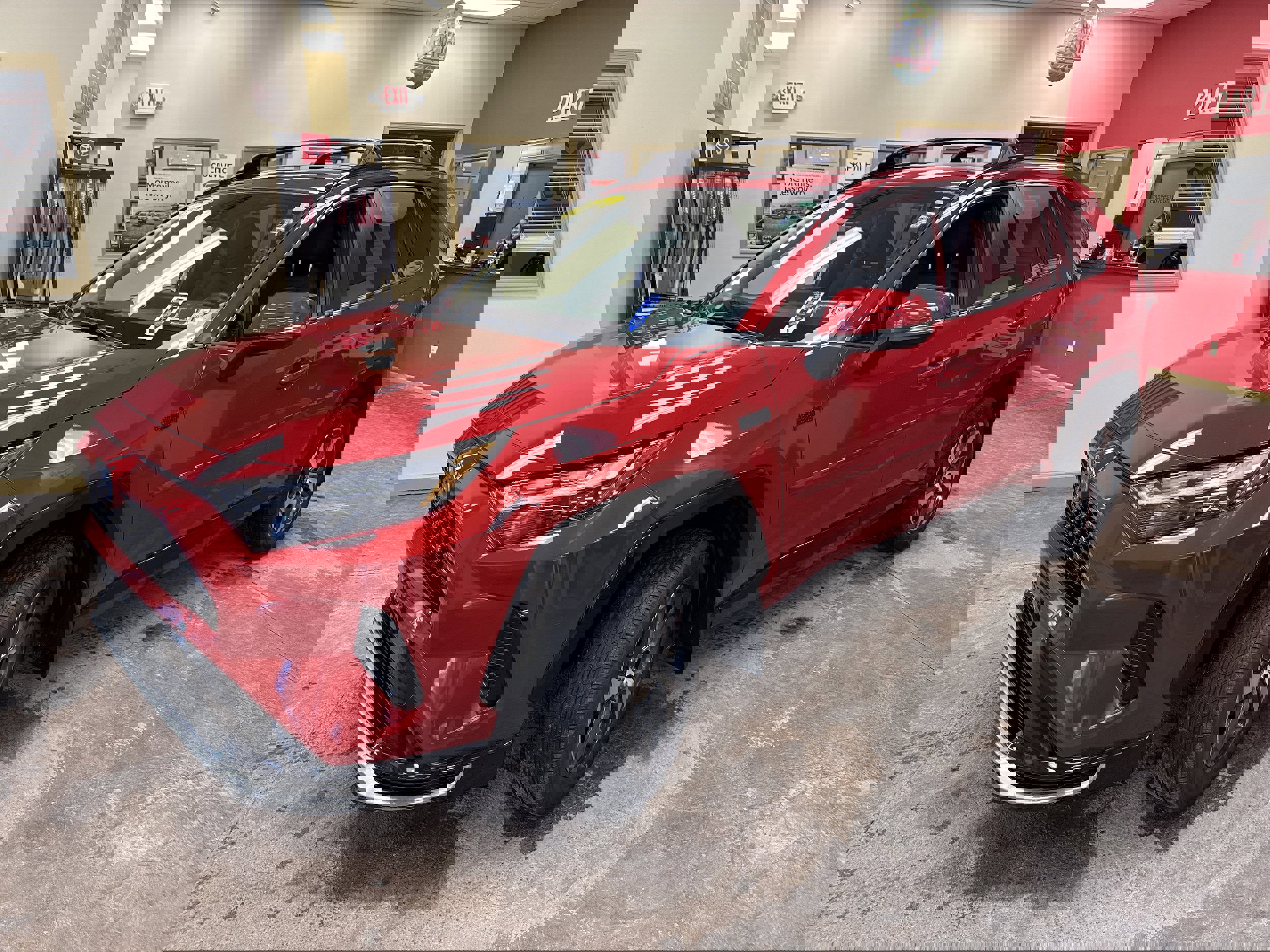 Used 2024 Toyota RAV4 SE w/ Weather & Moonroof Package image 3