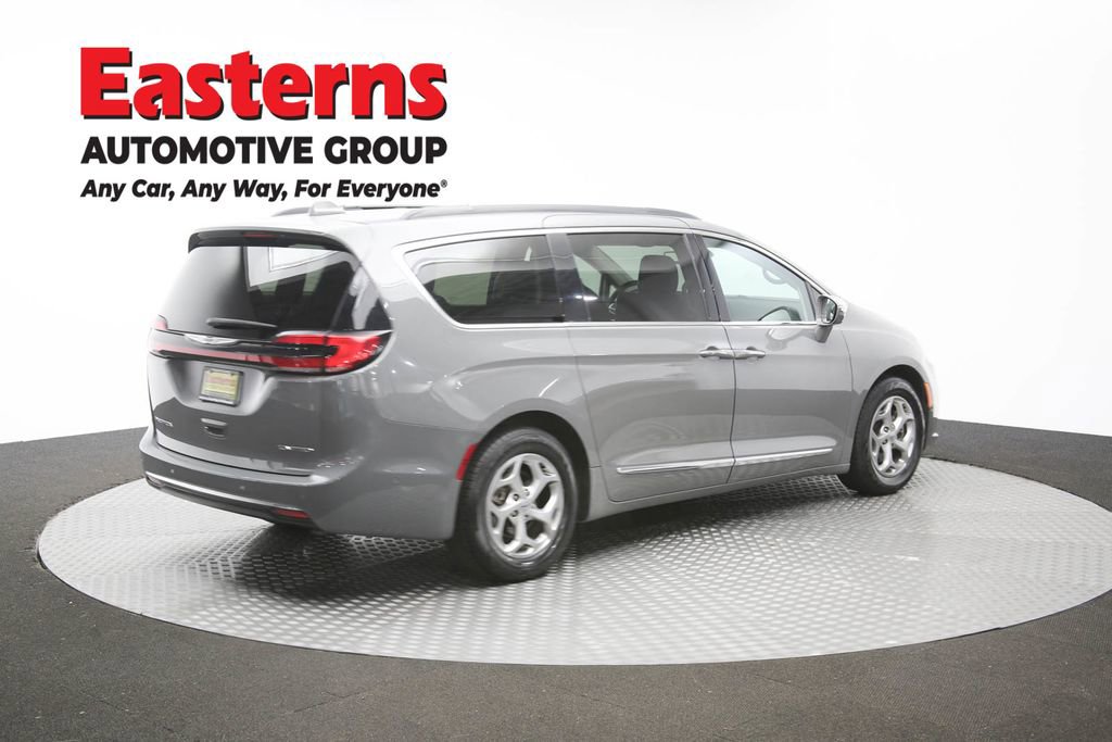 Used 2022 Chrysler Pacifica Limited FWD image 39