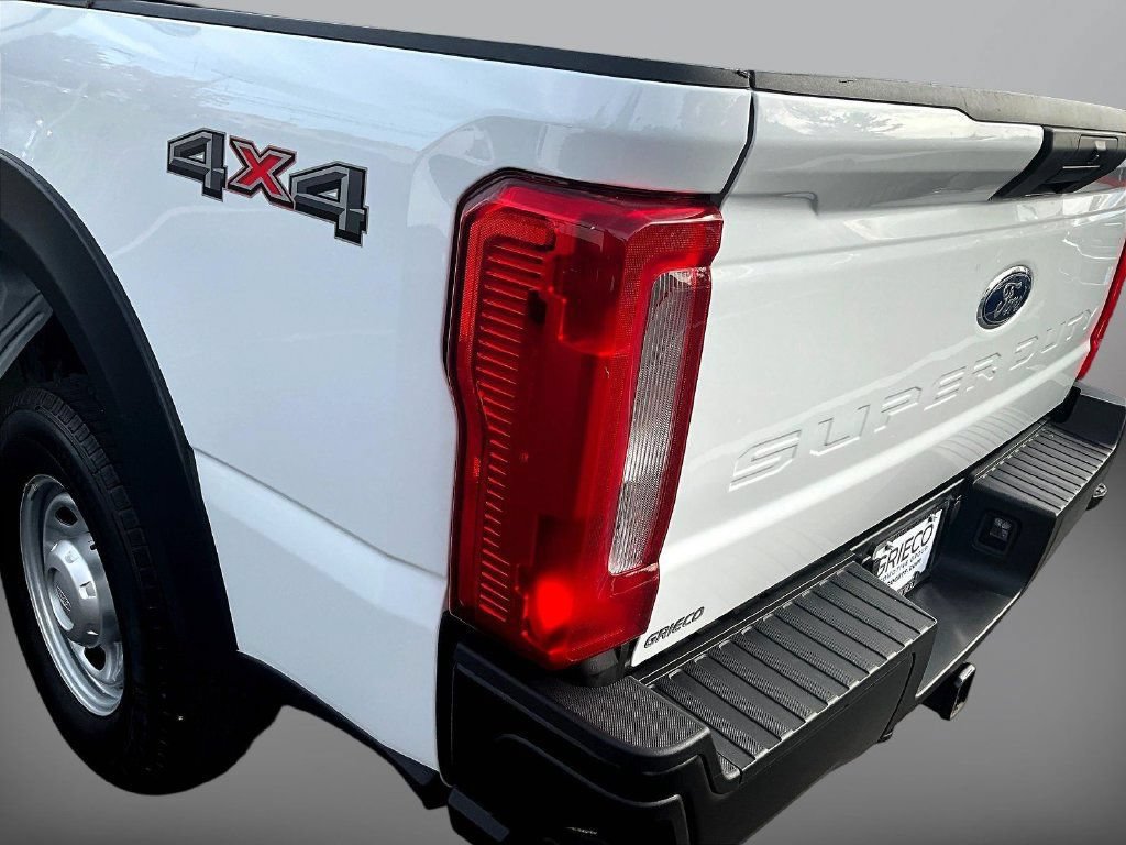 Used 2025 Ford F250 XL AWD/4WD image 22