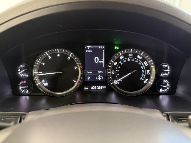 Used 2019 Lexus LX 570 4WD w/ Luxury Package image 29