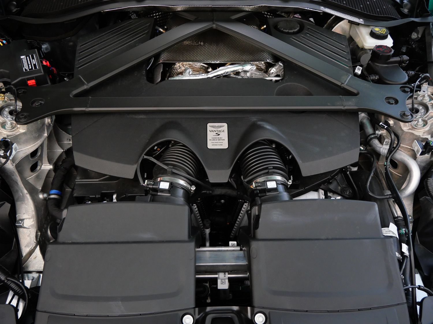 New 2026 Aston Martin V8 Vantage S RWD image 19