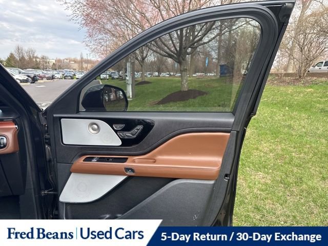 Used 2024 Lincoln Aviator Reserve w/ Equipment Group 201A image 17