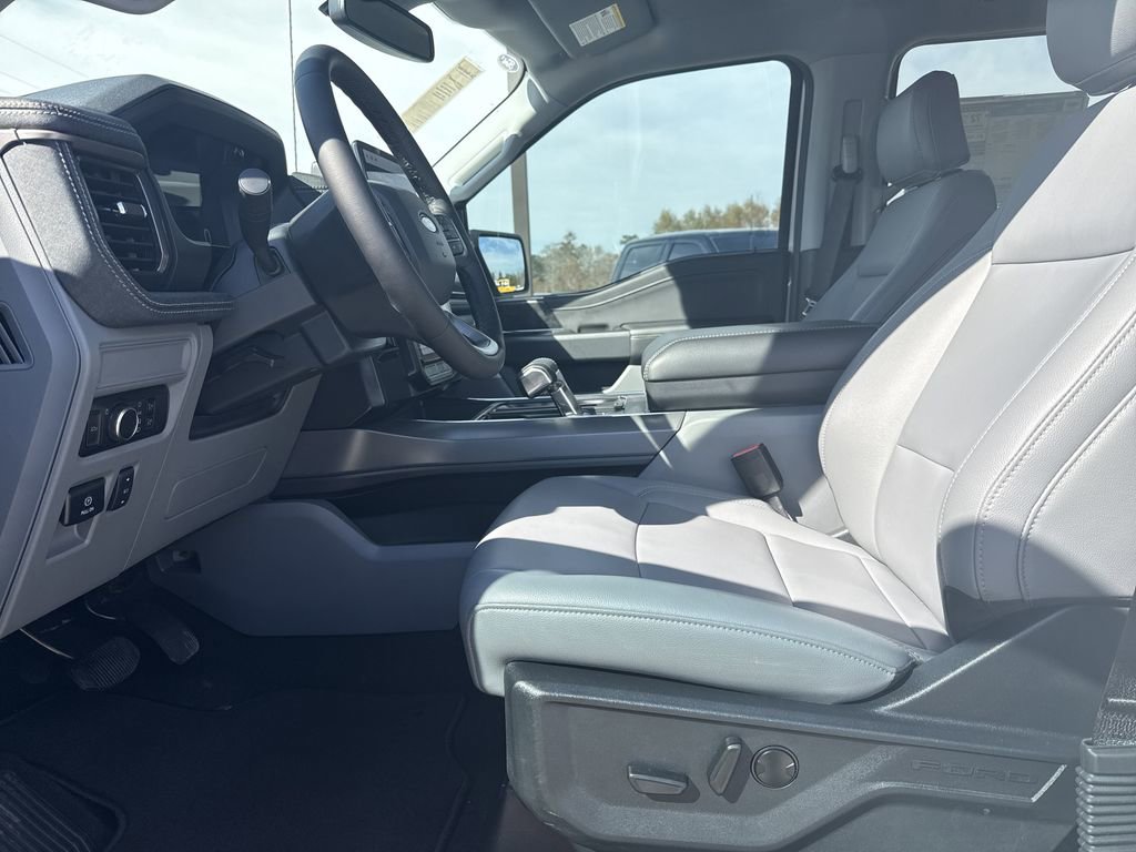 New 2025 Ford F150 Lightning Flash image 19