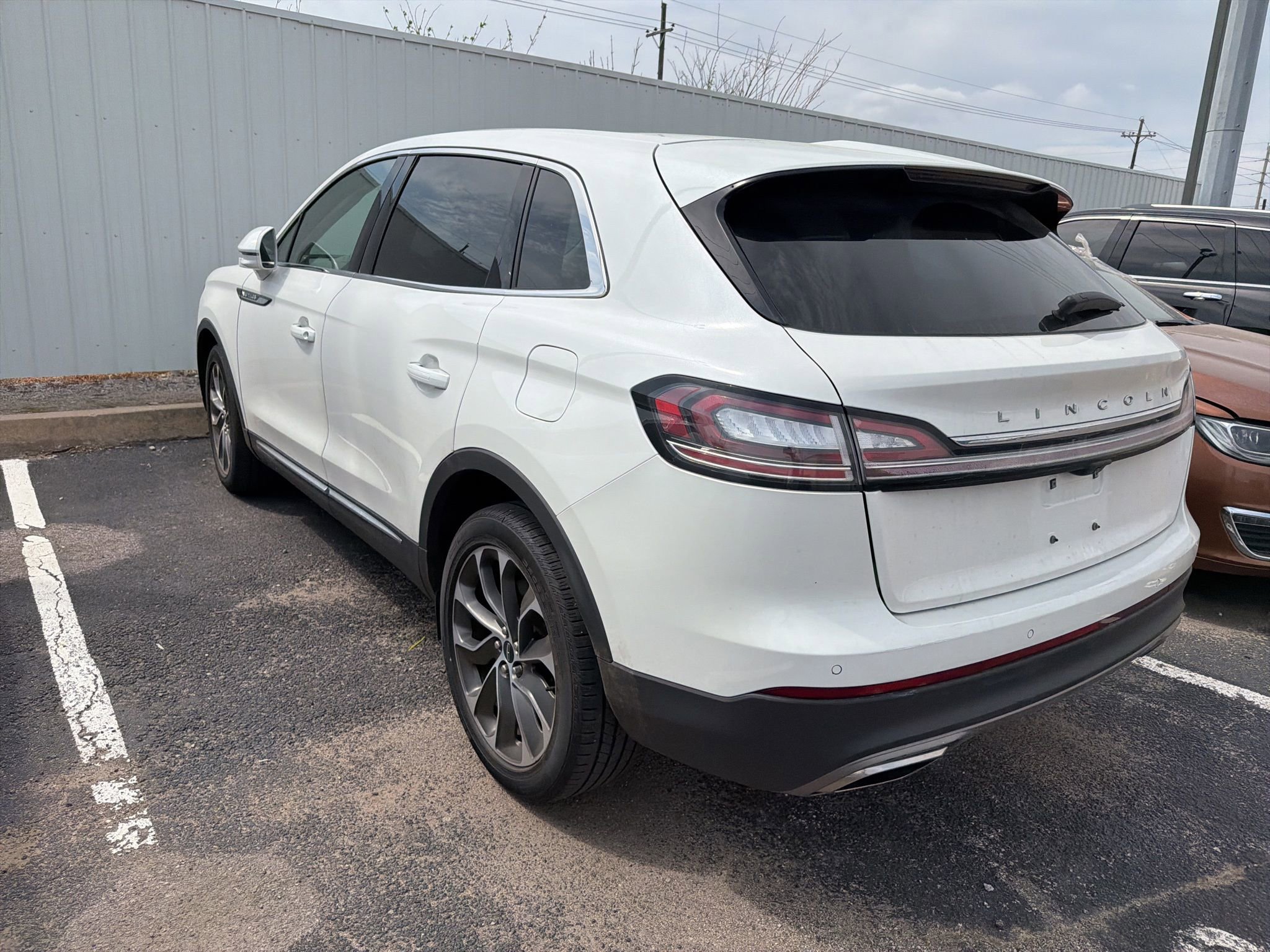 Used 2023 Lincoln Nautilus Reserve image 9