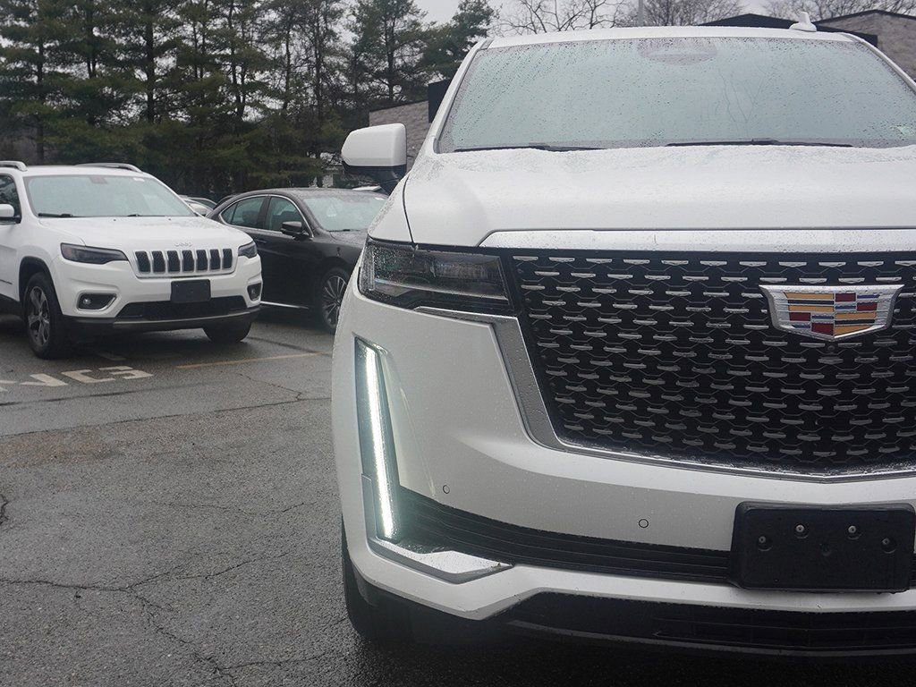 Used 2021 Cadillac Escalade ESV Premium Luxury image 17