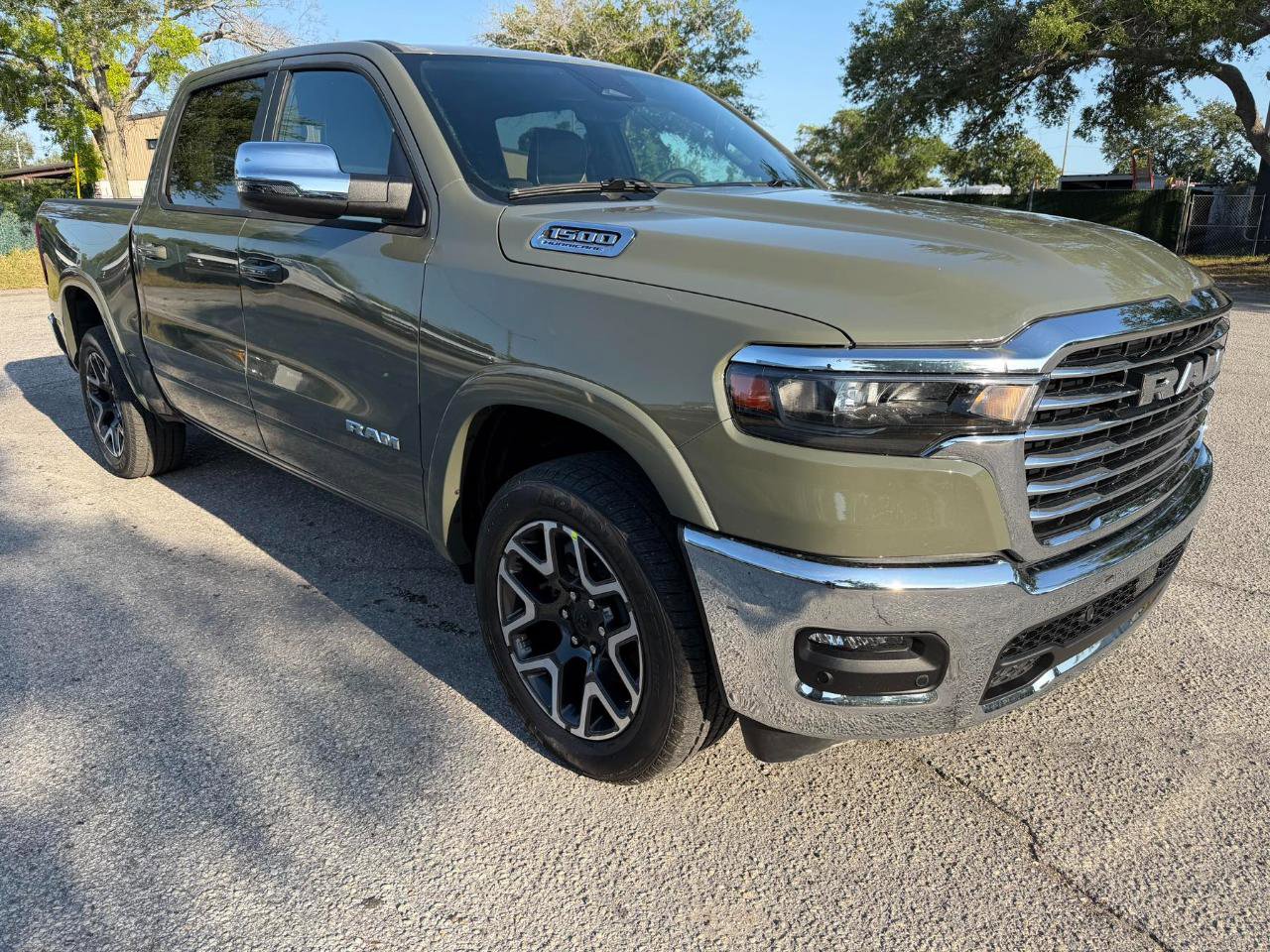 Used 2026 RAM 1500 Laramie AWD/4WD image 2