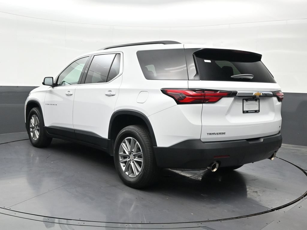 Used 2023 Chevrolet Traverse LT FWD image 3