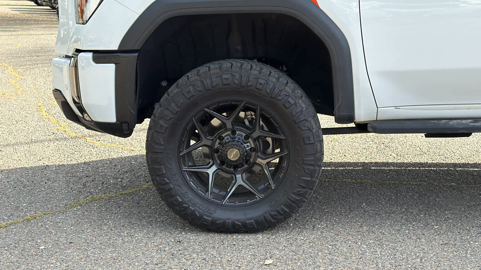 Used 2024 GMC Sierra 2500 AT4 w/ AT4 Premium Plus Package image 9